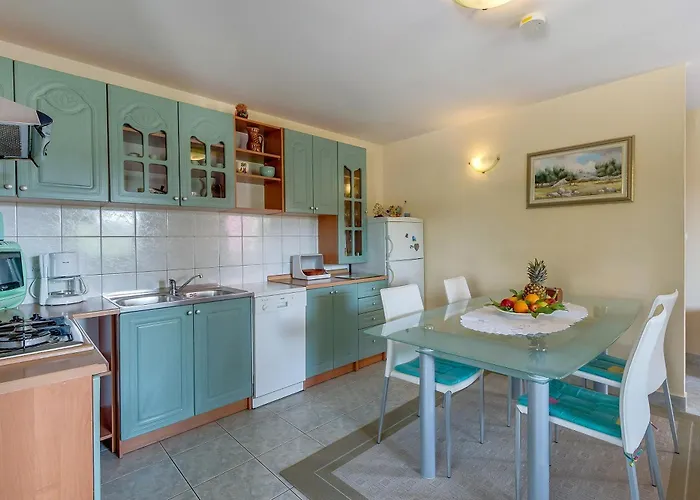 Apartman And Rukonic Nerezine